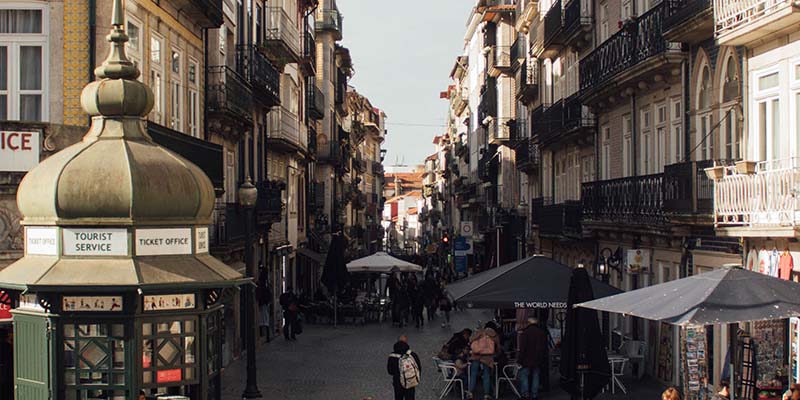 Ontdek 1 van de mooiste straatjes van Porto: Galerias de Paris